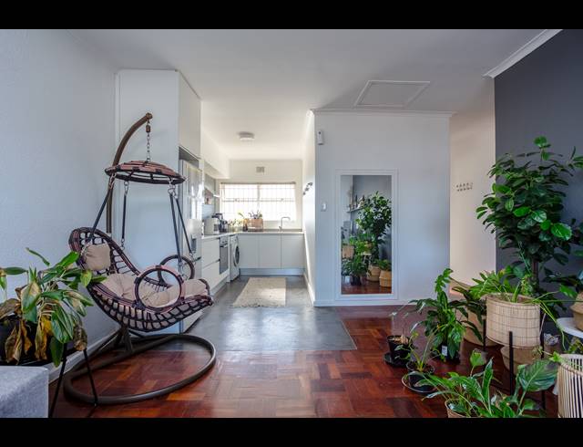 2 BEDROOM APARTMENT SOLD IN CLAREMONT
